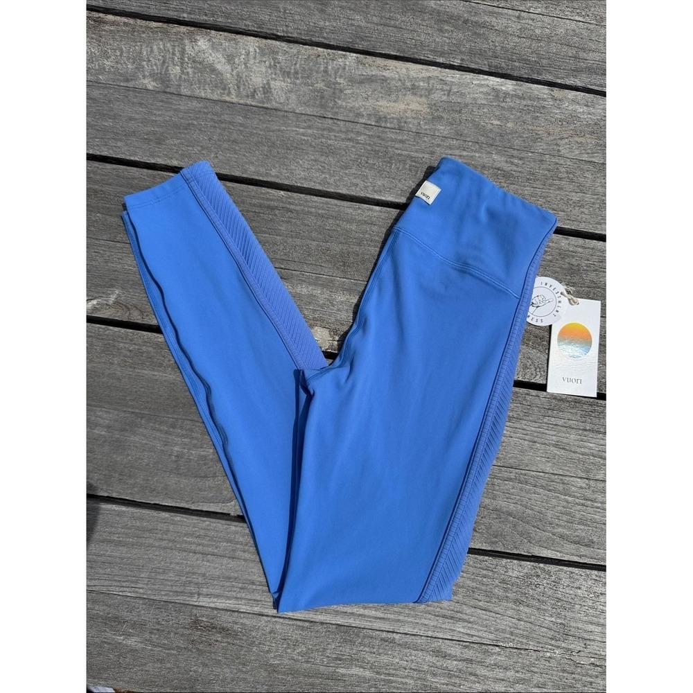 Vuori Skyline Legging Riviera Blue Size XS NWT 💙✨